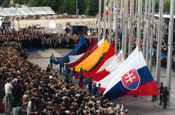 România, ameninţată cu suspendarea banilor de la UE